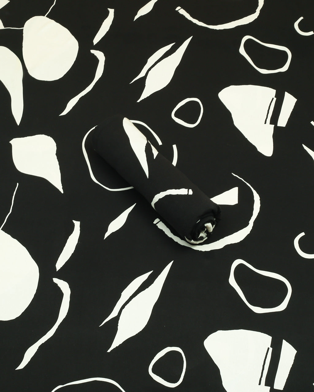 Noir Abstract Linen 2 Piece