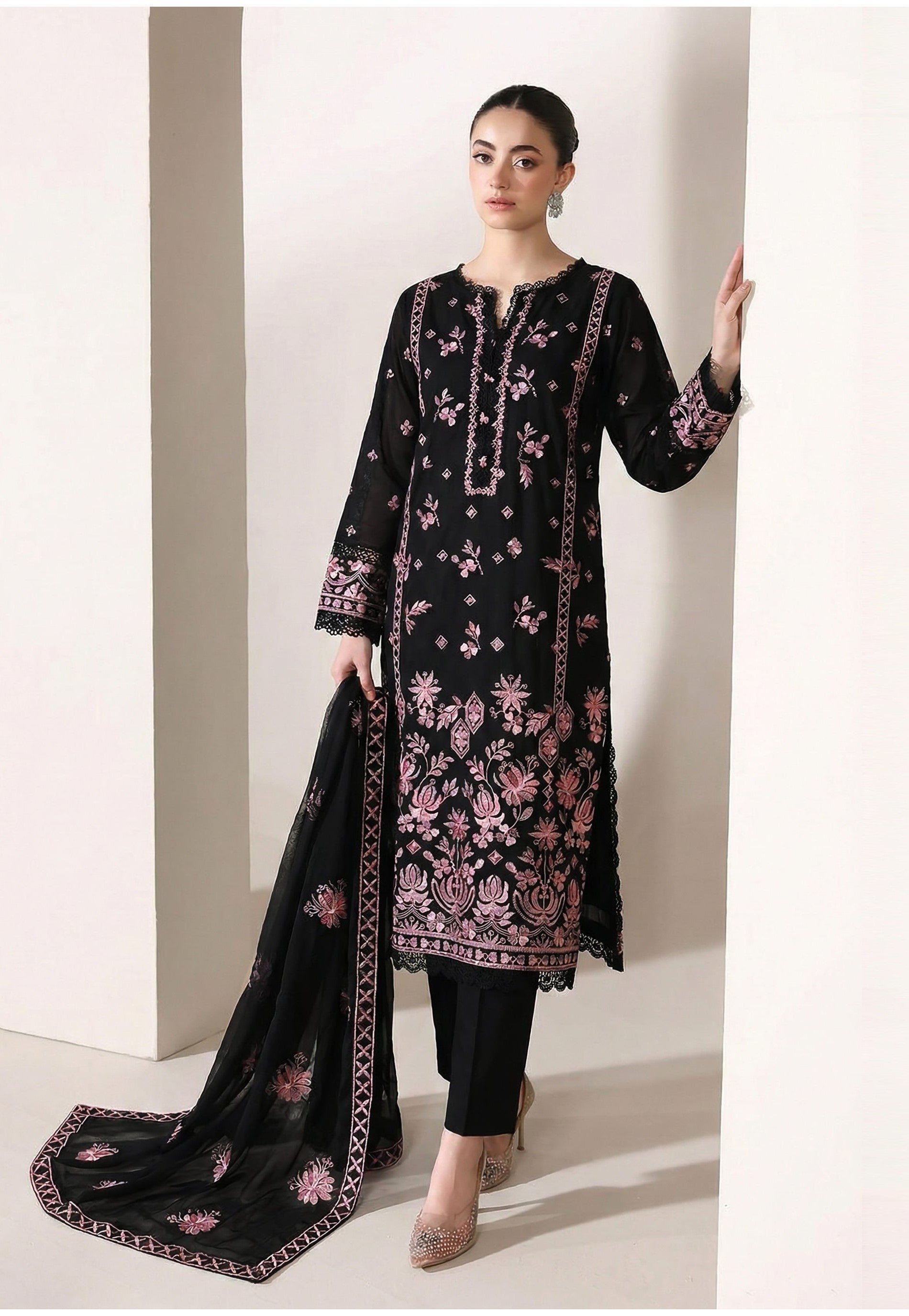 Husn-e-Siyaah Lawn 3-piece